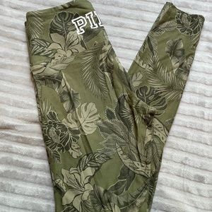 PINK Victoria’s Secret leggings